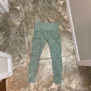 Leggings with scrunch butt